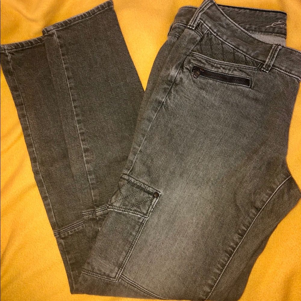 Eddie Bouer women’s olive green slim leg  jeans